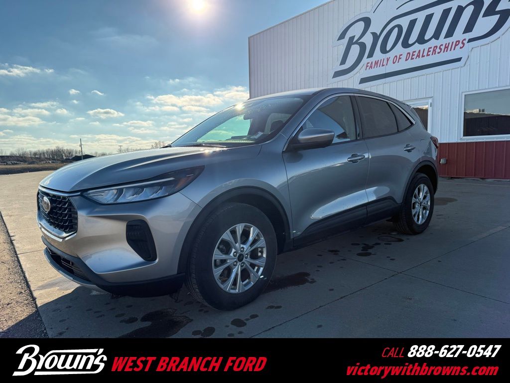 2023 Ford Escape Active's photo