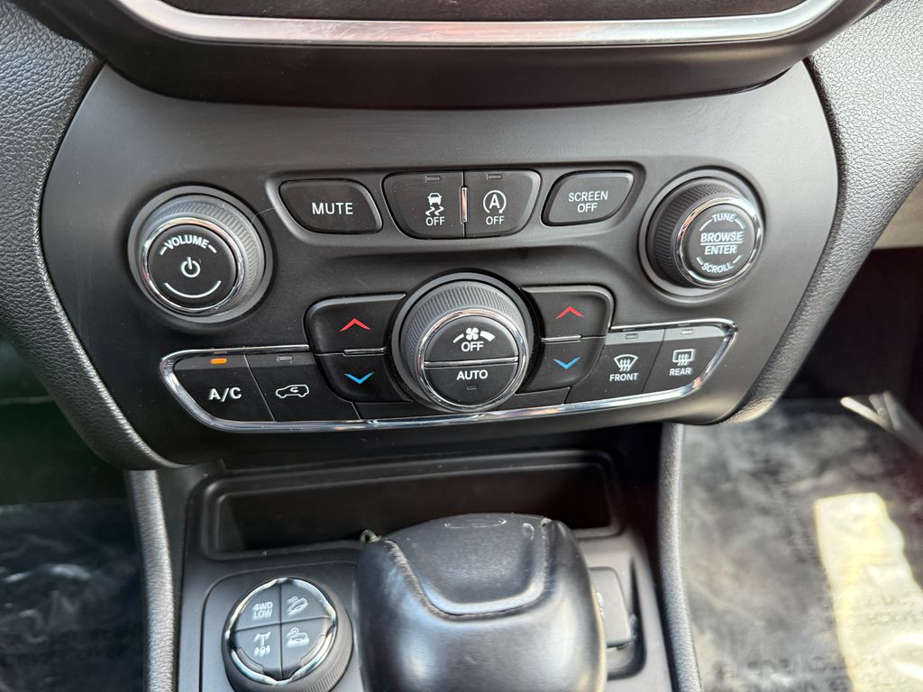 2022 Jeep Cherokee Trailhawk - Photo 36