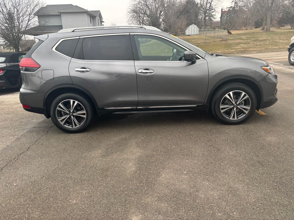 Used 2017 Nissan Rogue SL SUV