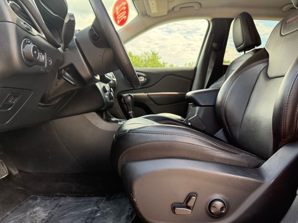 2022 Jeep Cherokee Trailhawk - Photo 18
