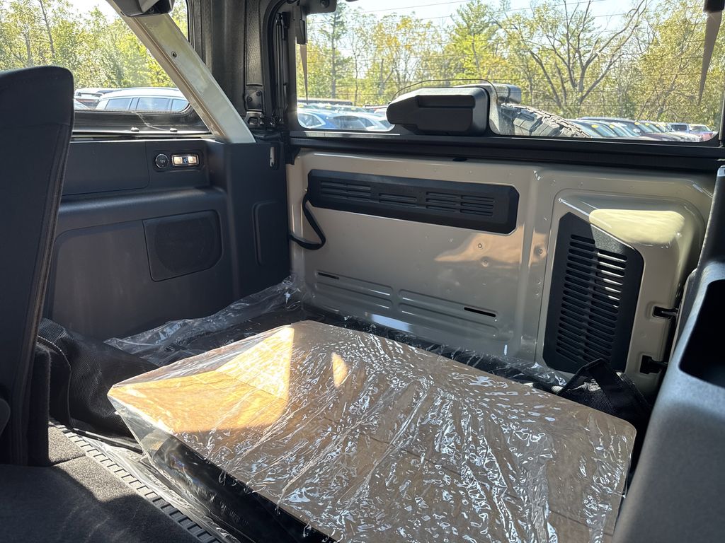 2025 Ford Bronco 4-Door Base - Photo 38