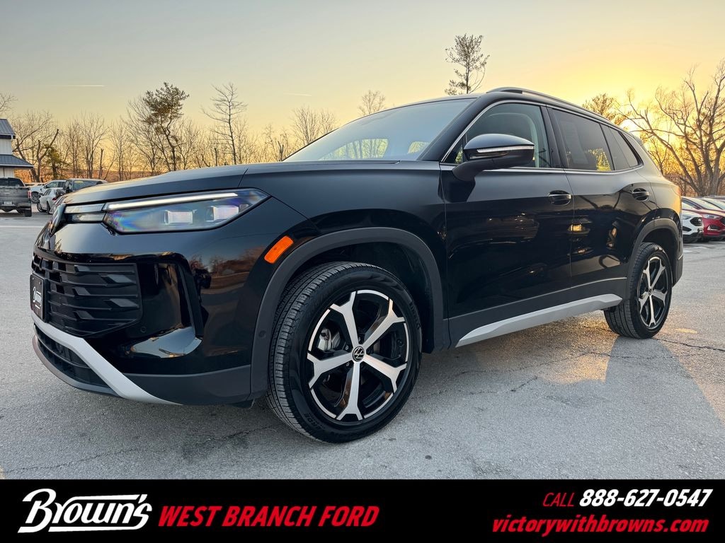 Used 2025 Volkswagen Tiguan 2.0T SE SUV