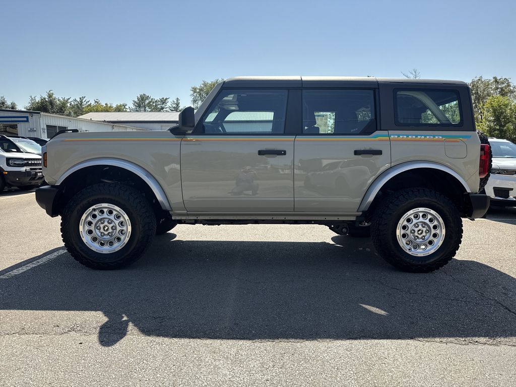 2025 Ford Bronco 4-Door Base - Photo 9