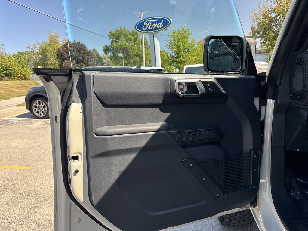 2025 Ford Bronco 4-Door Base - Photo 14