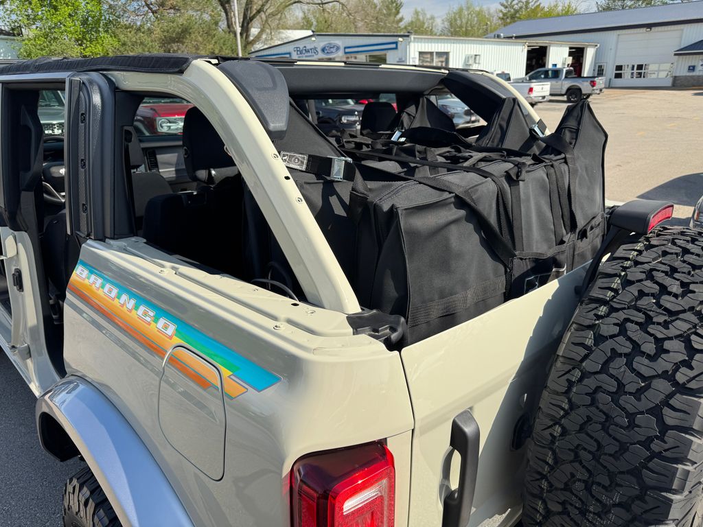 2025 Ford Bronco 4-Door Base - Photo 10