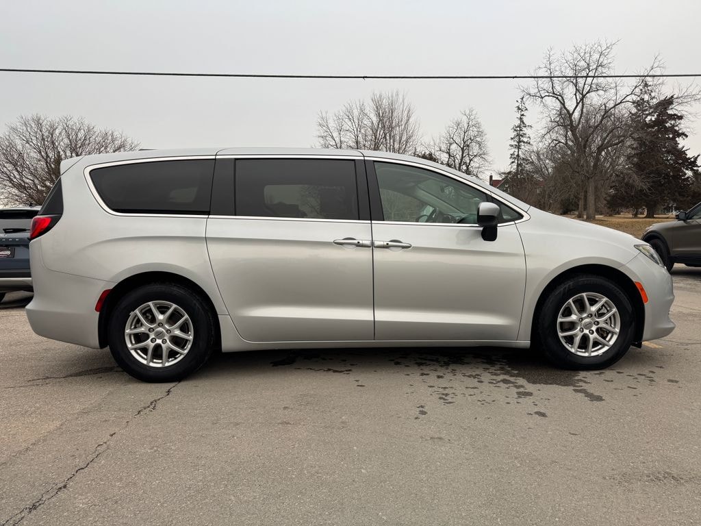 Used 2022 Chrysler Voyager LX Minivan/Van