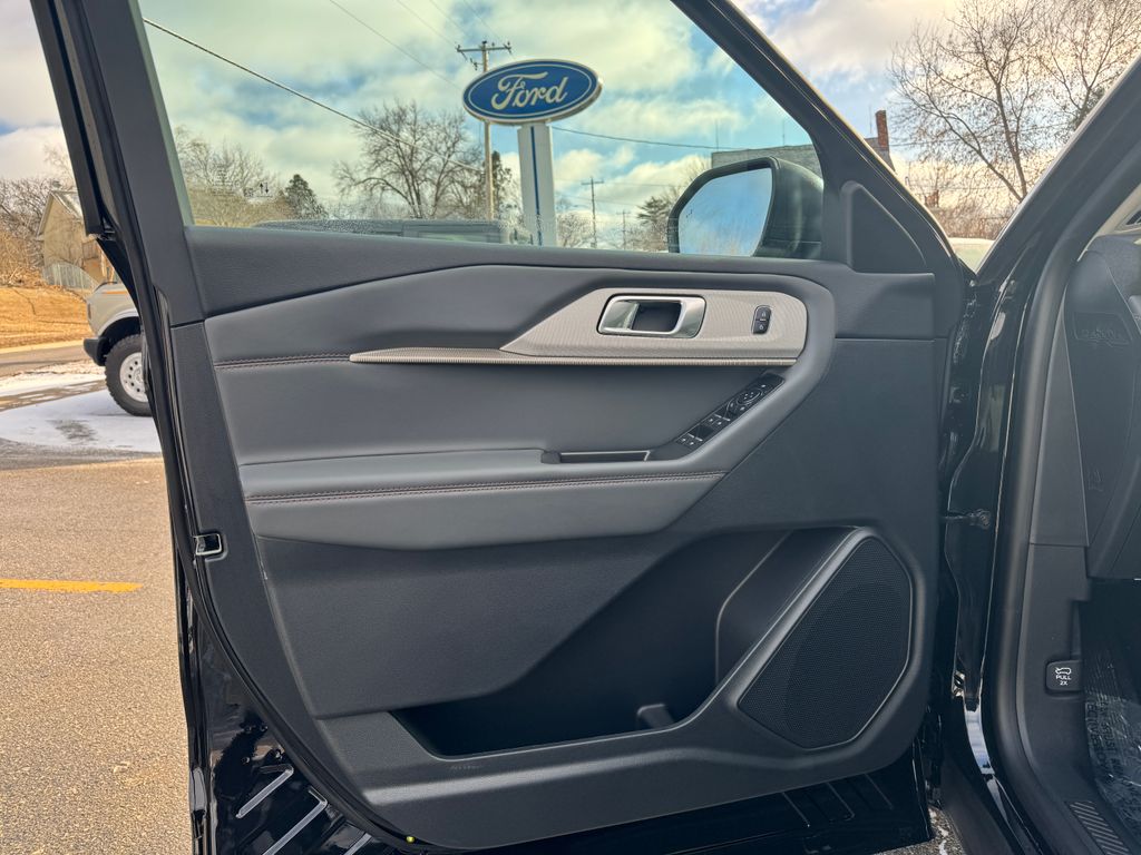 2026 Ford Explorer Active - Photo 15