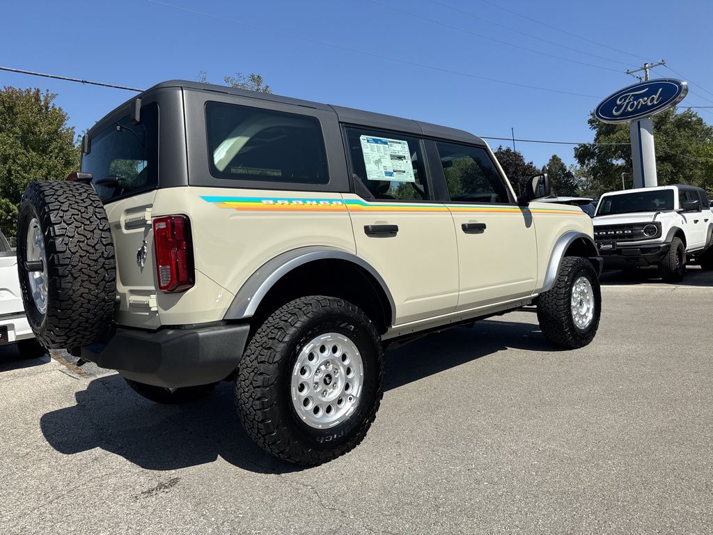 2025 Ford Bronco 4-Door Base - Photo 6
