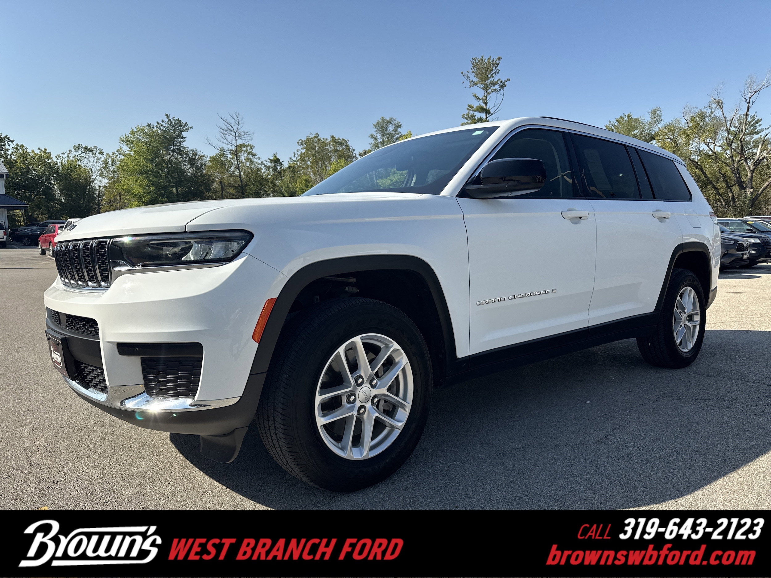 2022 Jeep Grand Cherokee L Laredo 4x4 