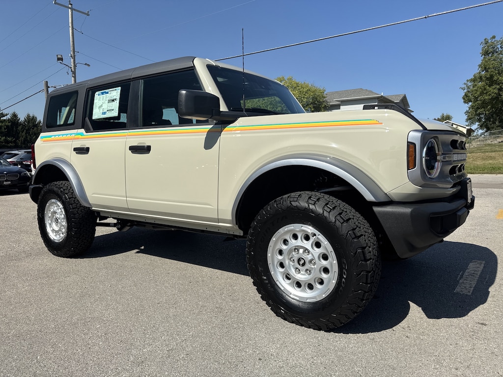 New 2025 Ford Bronco Base 4x4