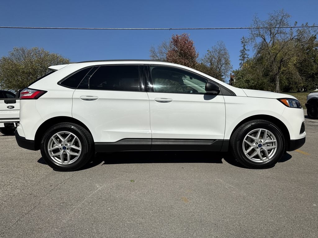 Used 2022 Ford Edge SE SUV