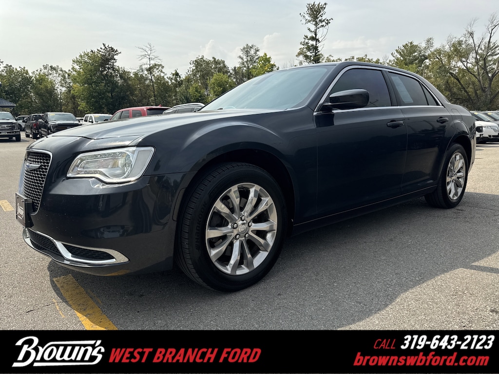 Used 2018 Chrysler 300 Touring Touring AWD