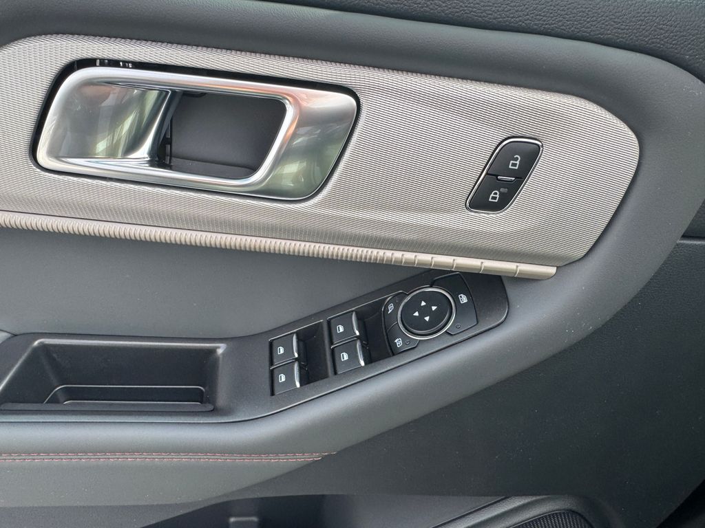 2026 Ford Explorer Active - Photo 16