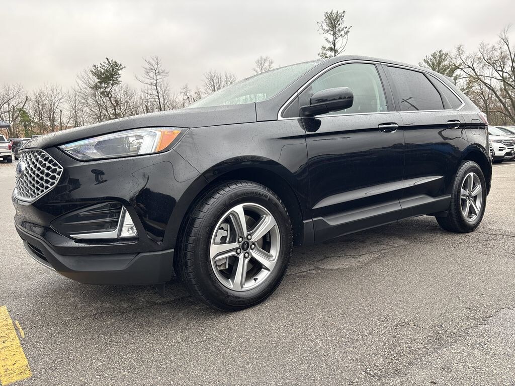 Used 2024 Ford Edge SEL SUV