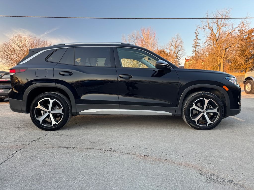 Used 2025 Volkswagen Tiguan 2.0T SE SUV