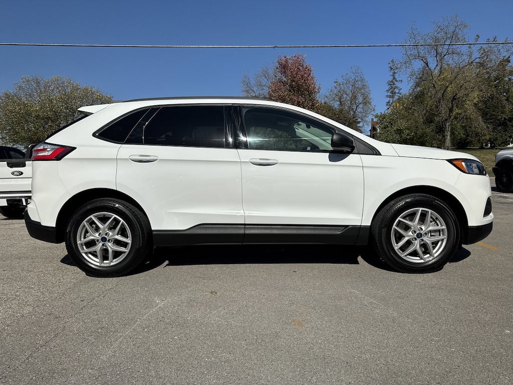 Used 2022 Ford Edge SE SE AWD