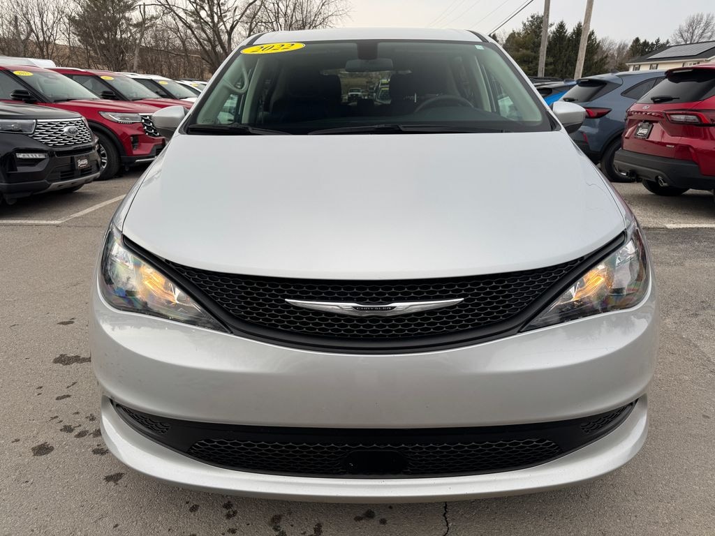Used 2022 Chrysler Voyager LX Minivan/Van