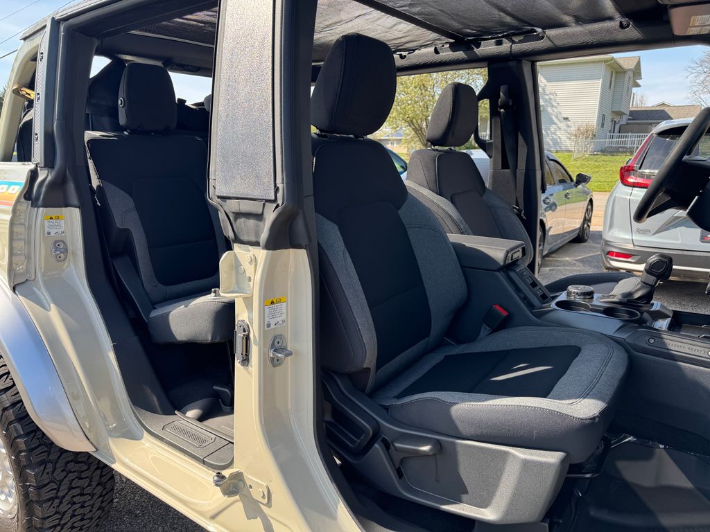2025 Ford Bronco 4-Door Base - Photo 19