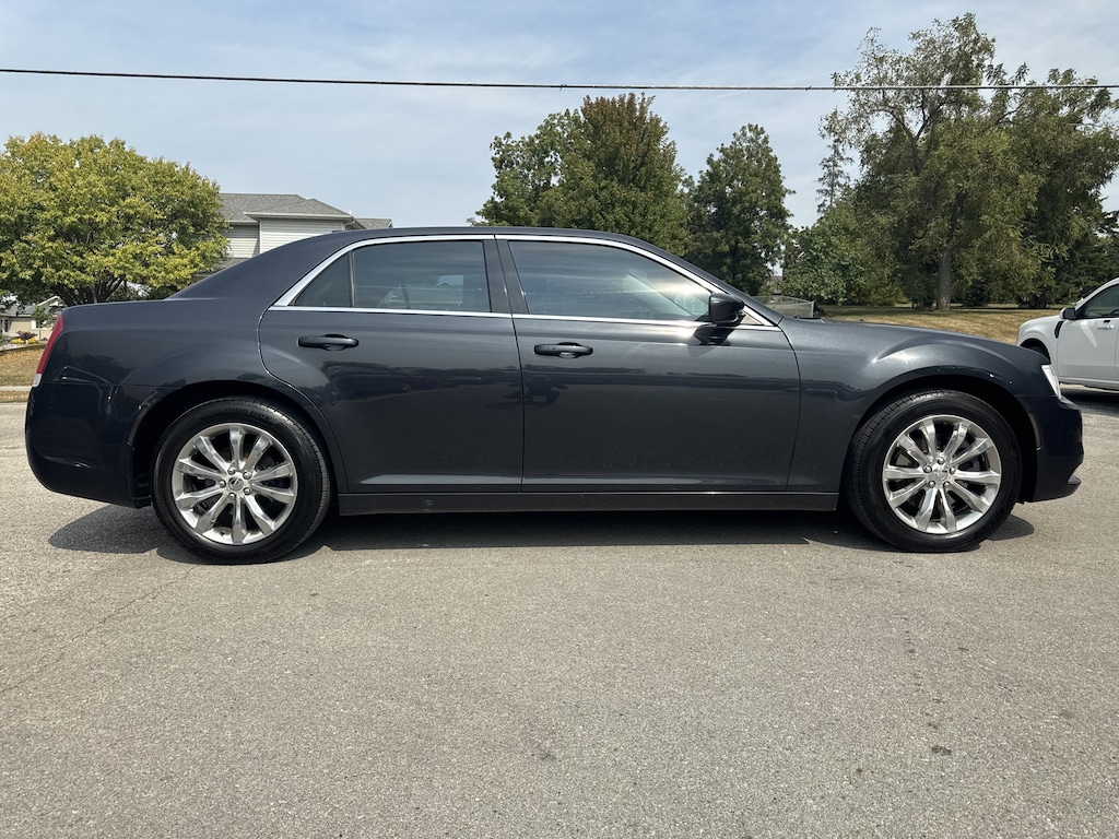 Used 2018 Chrysler 300 Touring Touring AWD