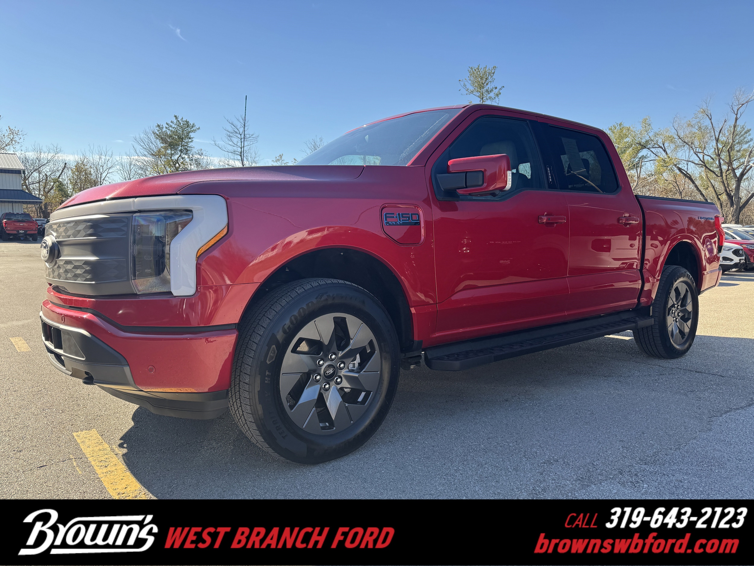 2024 Ford F-150 Lightning LARIAT 4WD SuperCrew 5.5 Box 