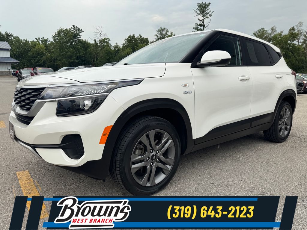 Used 2023 Kia Seltos LX with VIN KNDEPCAAXP7458382 for sale in West Branch, IA