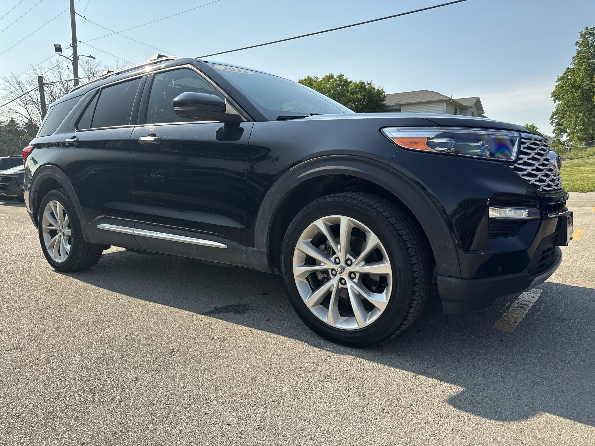 2022 Ford Explorer Platinum photo 2