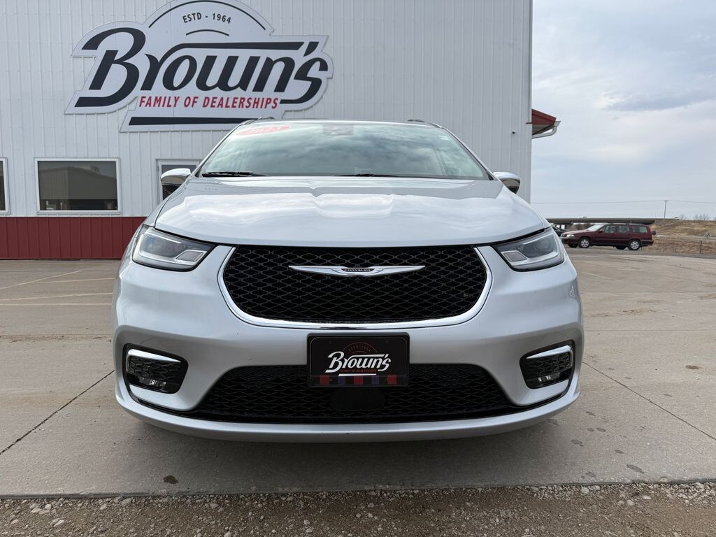 Used 2023 Chrysler Pacifica Limited Minivan/Van