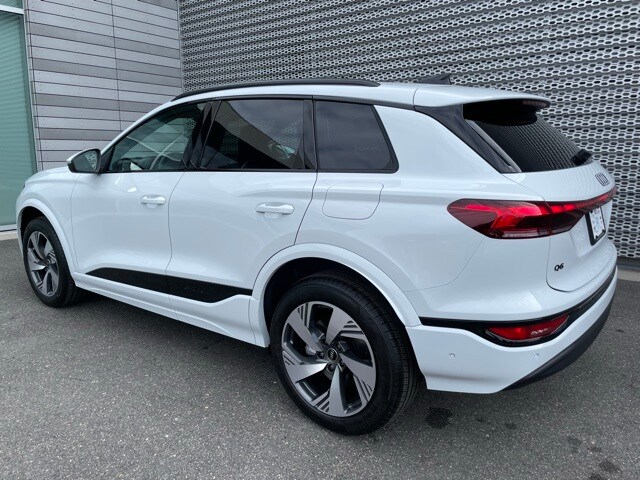 2025 Audi Q6 E-tron Premium Plus photo 3