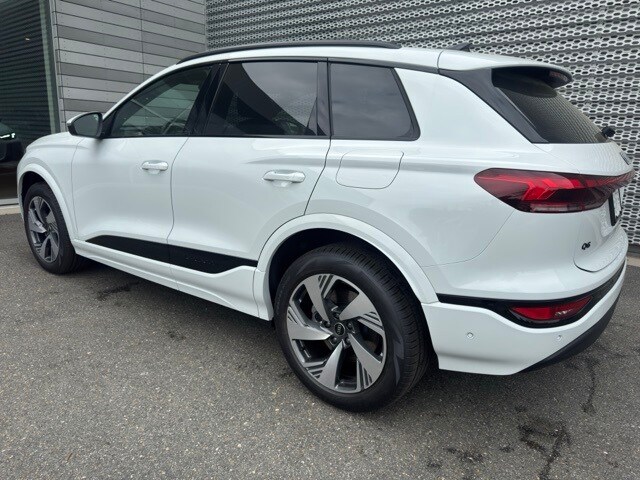 2025 Audi Q6 E-tron Premium Plus photo 3