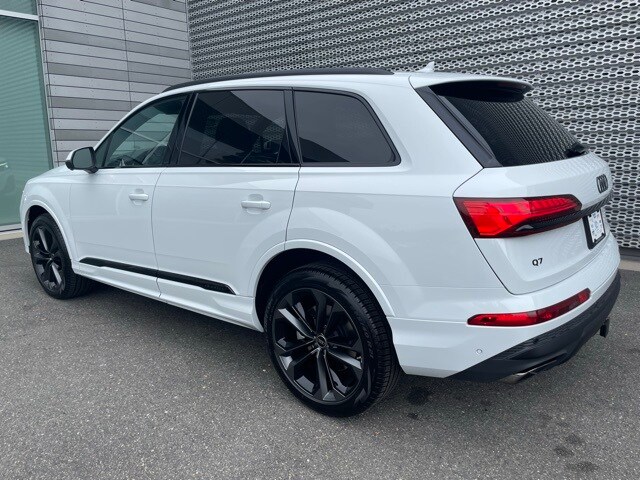 2025 Audi Q7 55 Premium Plus photo 3