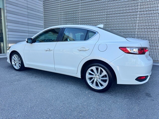 2018 Acura ILX Premium photo 3