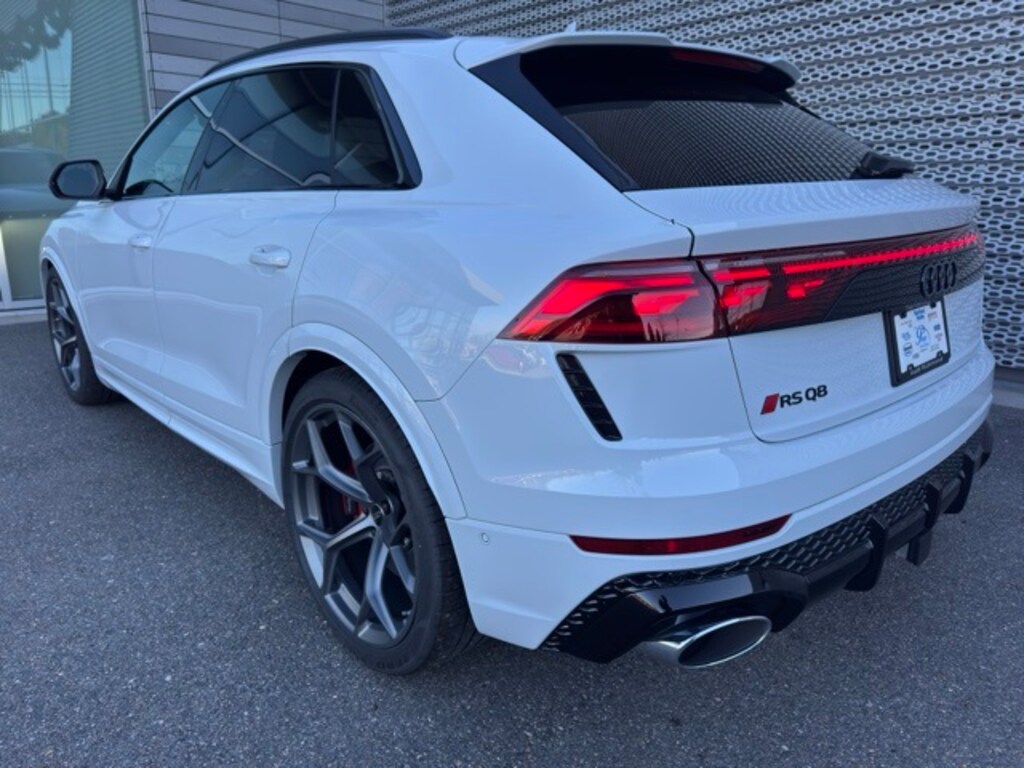 New 2025 Audi RS Q8 4.0T performance SUV