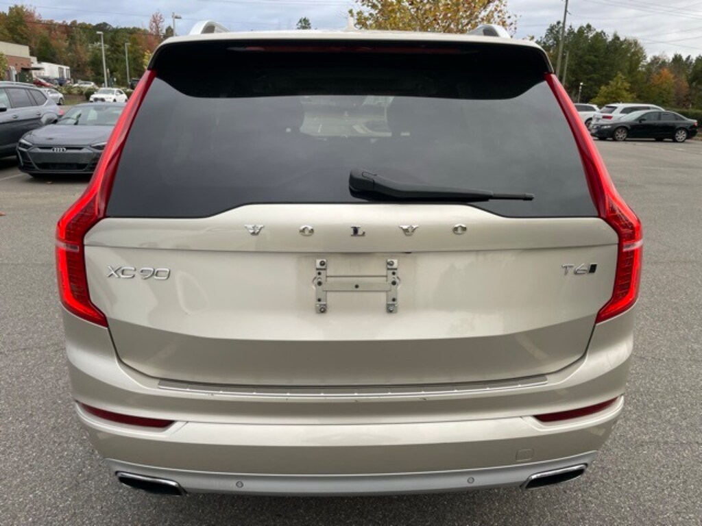 Used 2016 Volvo XC90 T6 Momentum SUV