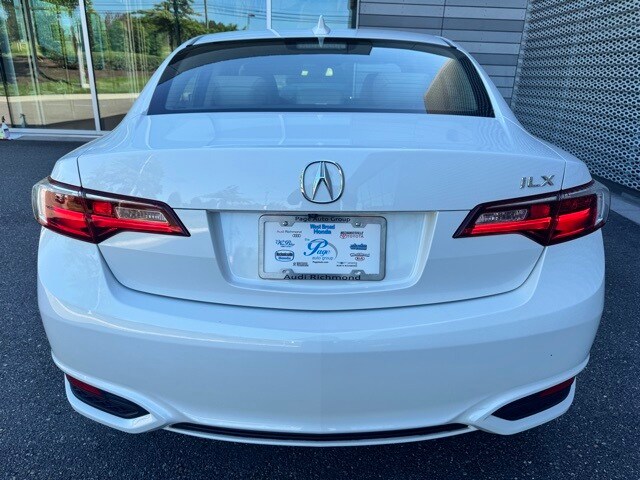 2018 Acura ILX Premium photo 4