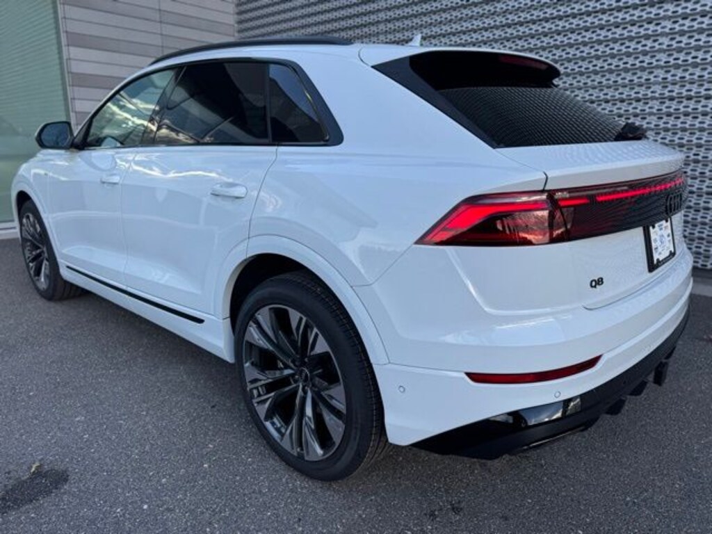New 2026 Audi Q8 SUV