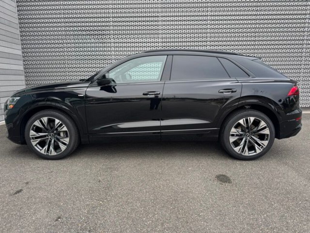 New 2026 Audi Q8 SUV