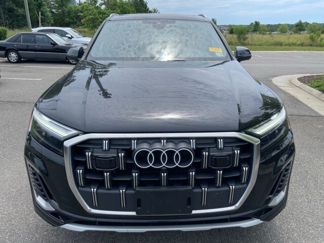 2025 Audi Q7 45 Premium photo 2