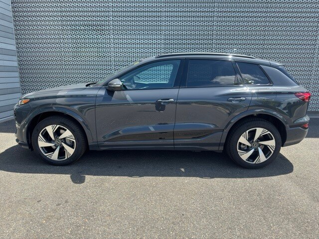 2025 Audi Q6 E-tron Premium Plus photo 2