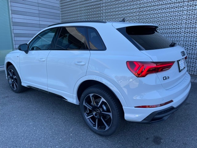 2025 Audi Q3 S line Premium Plus photo 3
