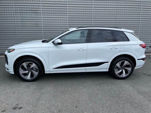 2025 Audi Q6 E-tron Premium Plus photo 2