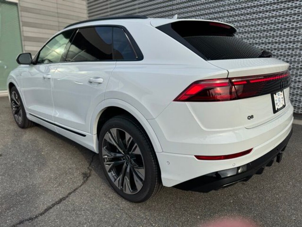 New 2026 Audi Q8 SUV