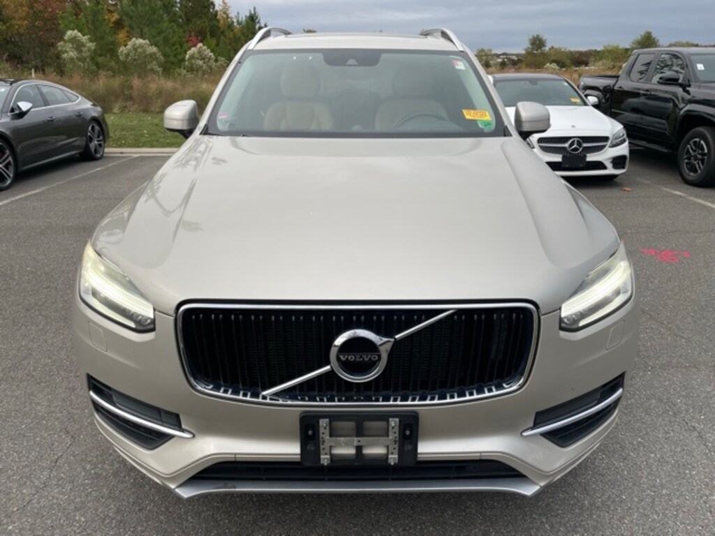 Used 2016 Volvo XC90 T6 Momentum SUV