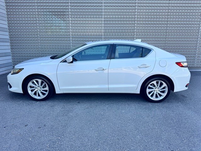 2018 Acura ILX Premium photo 2