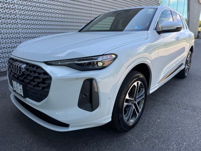 2026 Audi Q5 Premium Plus quattro's photo