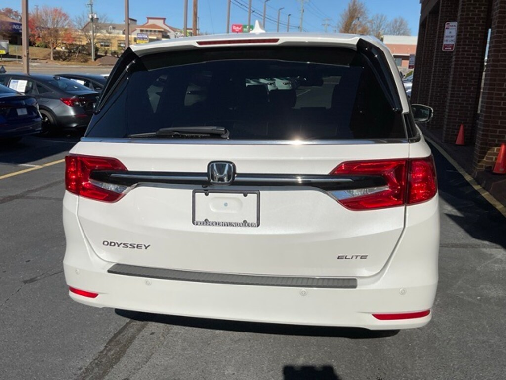 Certified 2023 Honda Odyssey Elite Van