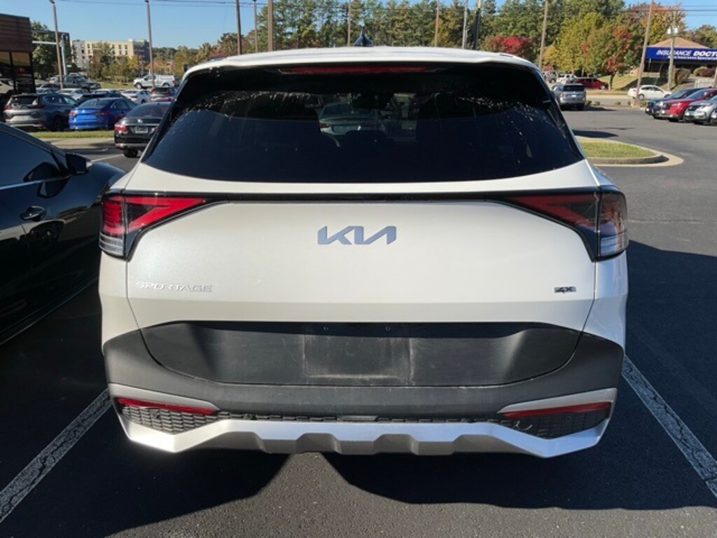 Used 2024 Kia Sportage LX SUV