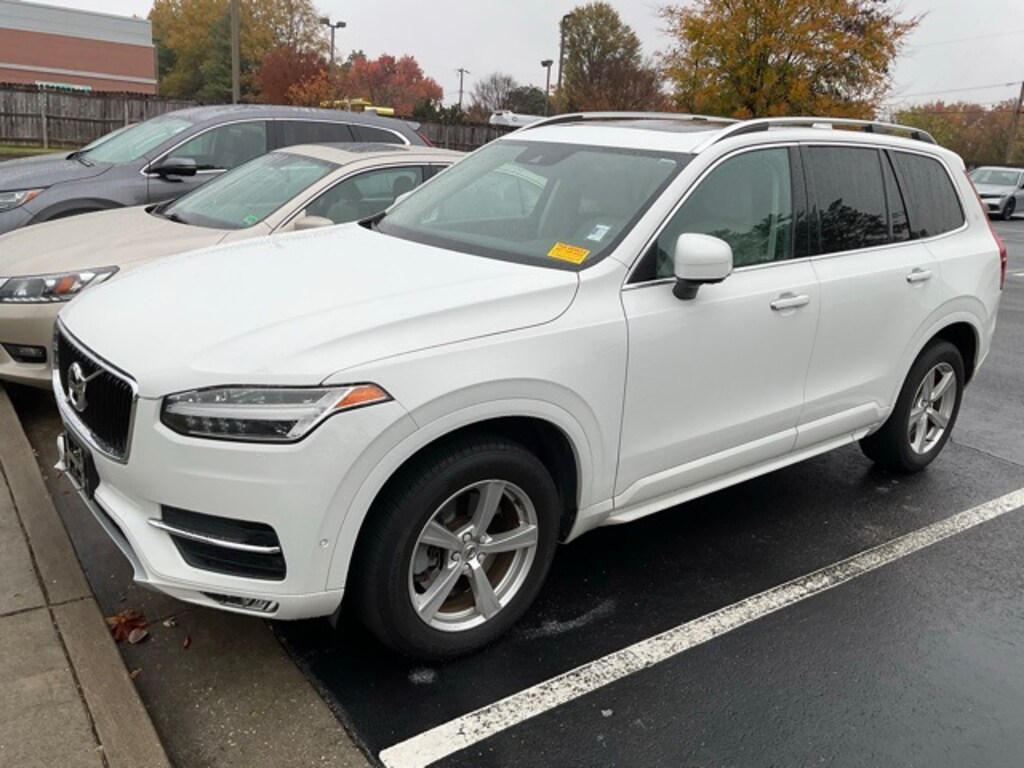 Used 2017 Volvo XC90 T5 Momentum SUV