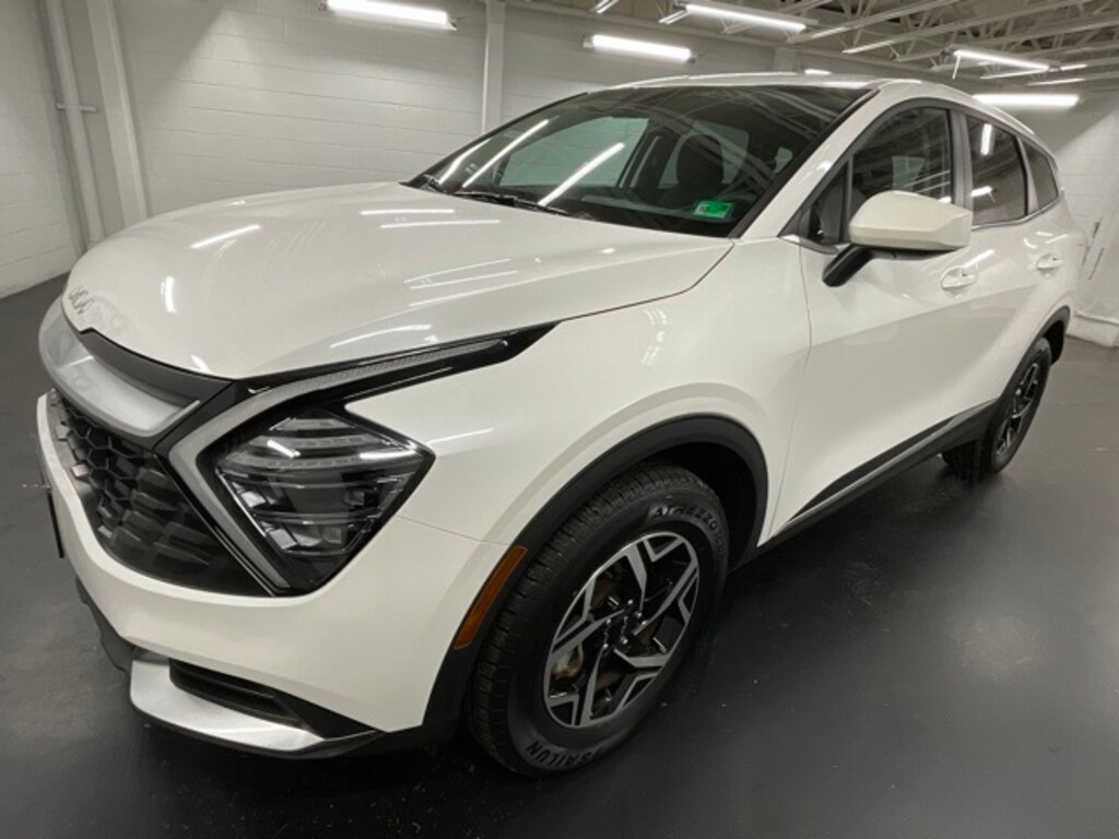 Used 2024 Kia Sportage LX SUV