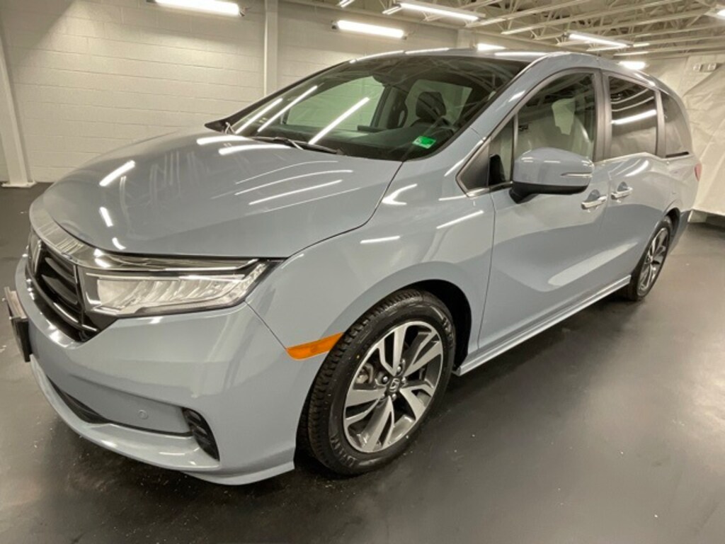 Certified 2024 Honda Odyssey Touring Van