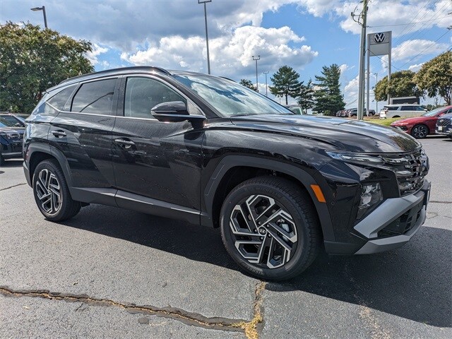 2025 Hyundai Tucson Limited photo 2